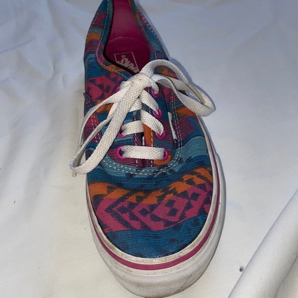Vans - Picture 4 of 8